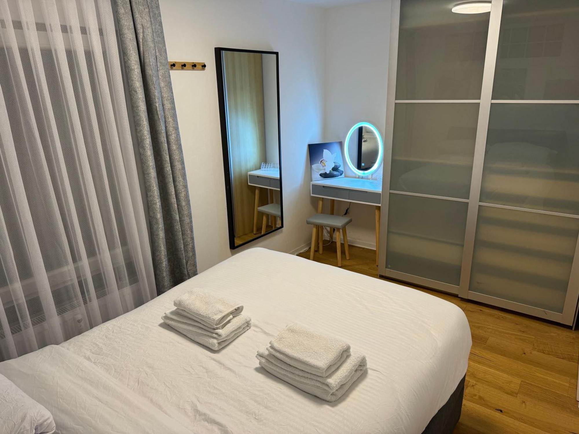 Best Central Apartment - Am Marktplatz - Up To 5 - Next To Frankfurt And Hanau - Coffee And Snacks - Netflix, Prime, Disney Nidderau المظهر الخارجي الصورة