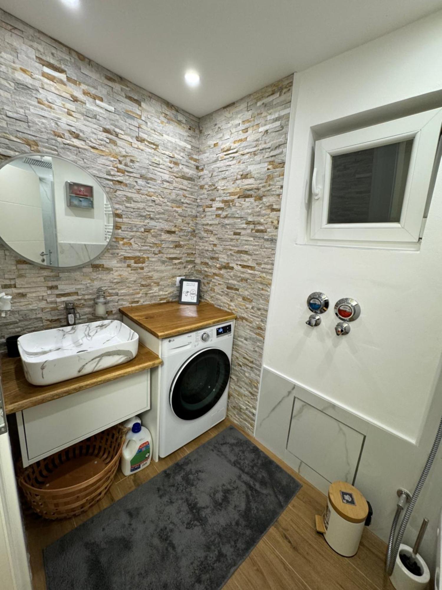 Best Central Apartment - Am Marktplatz - Up To 5 - Next To Frankfurt And Hanau - Coffee And Snacks - Netflix, Prime, Disney Nidderau المظهر الخارجي الصورة